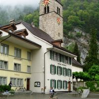 Y n  -  vor historischer Kulisse
